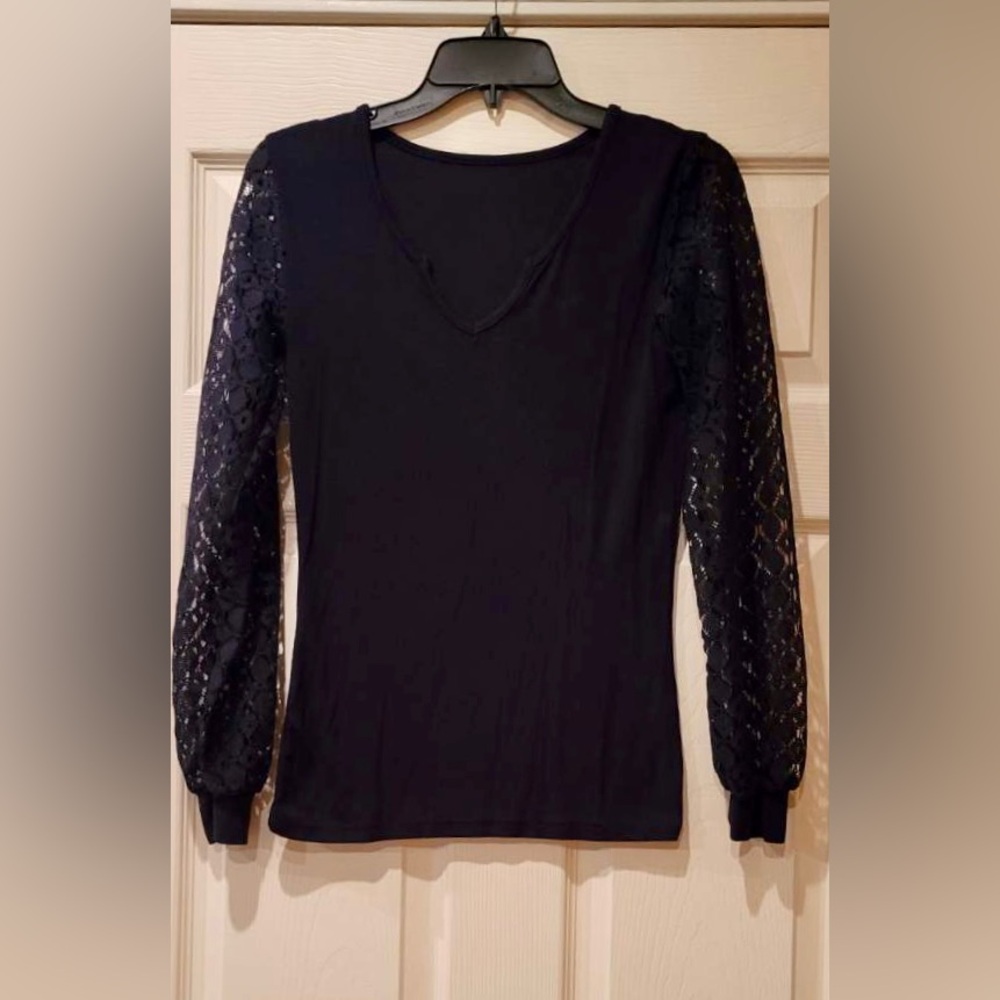 Elegant Black Lace Sleeve Sweetheart Neck Top size small